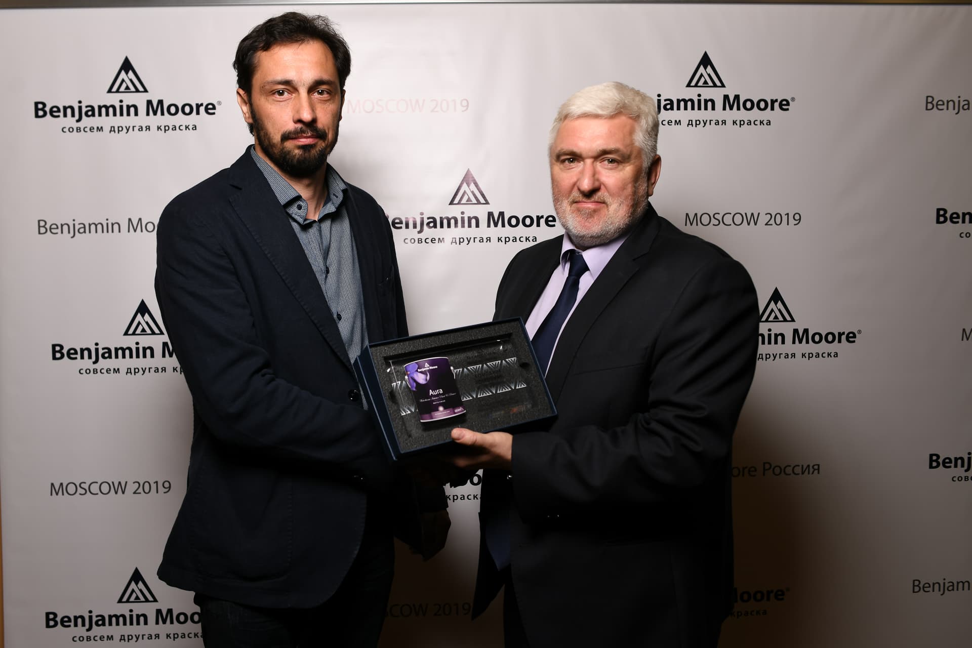 официально: магазины дилеров BENJAMIN MOORE в Москве теперь с фирменными знаками отличия