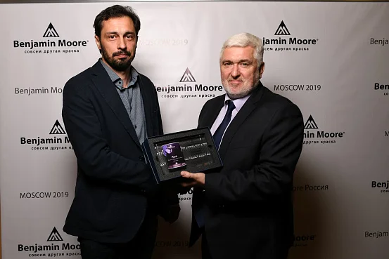 официально: магазины дилеров BENJAMIN MOORE в Москве теперь с фирменными знаками отличия